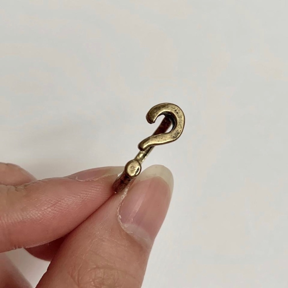 NWOT Question mark ring